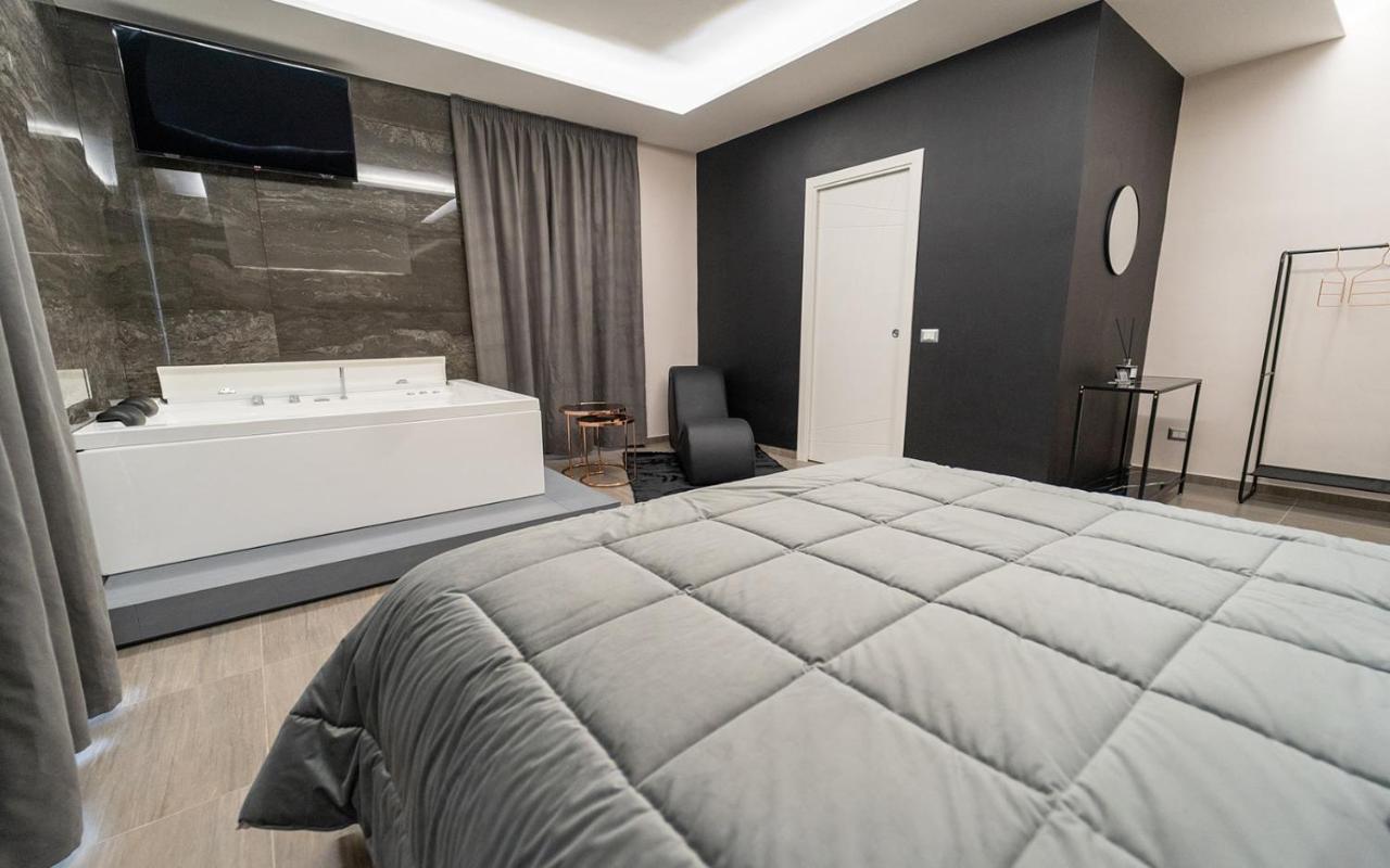 Intimity Luxury Rooms Qualiano Esterno foto